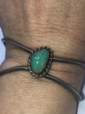 Vintage Native American turquoise sterling silver cuff bracelet 925