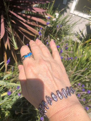 Vintage baroque black / purple pearl beads bracelet sterling silver 925 Abstract uneven shaped beaded Iridescent Unusual