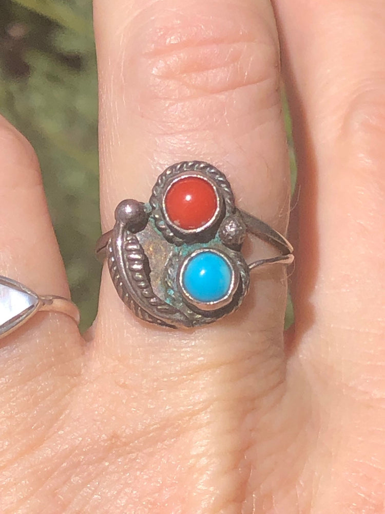 Vintage Native American Indian turquoise red coral sterling silver southwestern Size 6.5