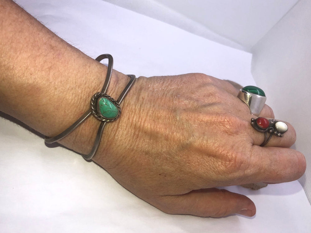 Vintage Native American turquoise sterling silver cuff bracelet 925