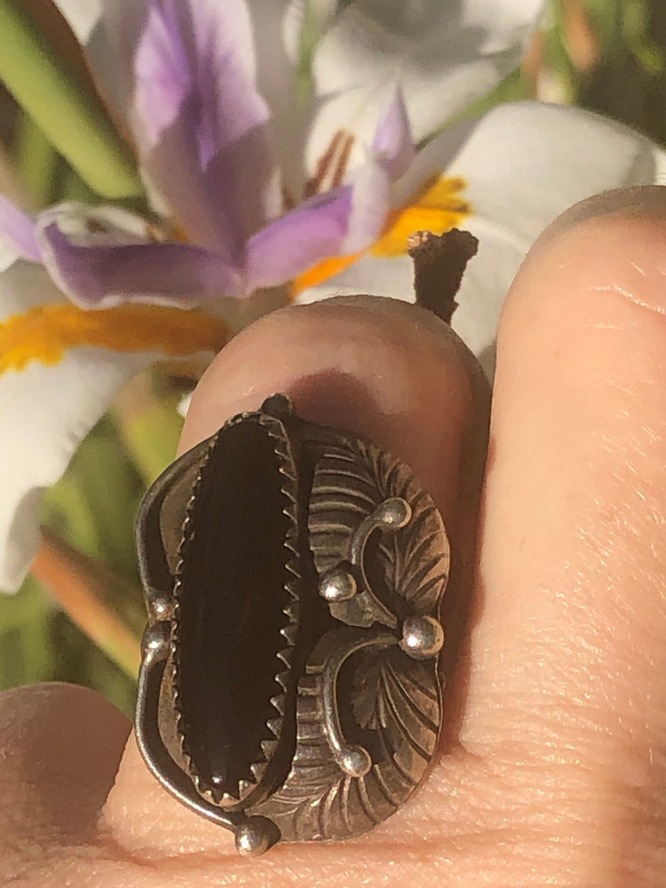 vintage Native American Indian Black onyx sterling silver  gemstone ring size 5 Southwestern squash blossom old pawn