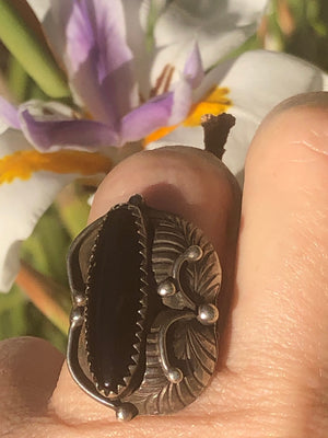 vintage Native American Indian Black onyx sterling silver  gemstone ring size 5 Southwestern squash blossom old pawn