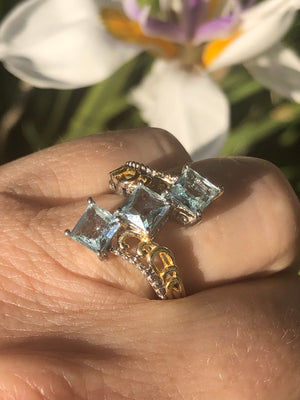 Beautiful blue topaz triple stone ring  sterling silver 925 gold tone too princess cut size 5.25