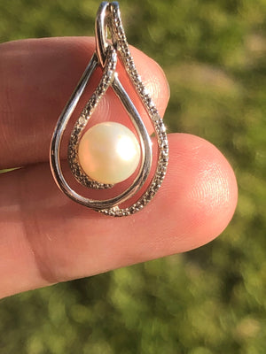 Beautiful Genuine Pearl & Illusion Accent Diamond Sterling Silver Pendant for Necklace
