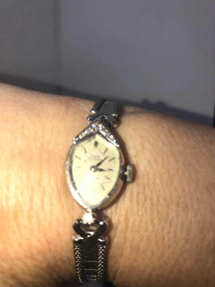 Antique vintage Girard Perregaux Designer 14 karat white gold ladies wristwatch six genuine diamonds 14k kt Art Deco runs well