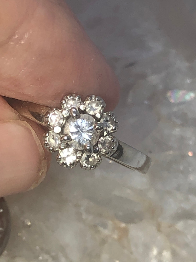 Beautiful Vintage 14kt White Gold Diamond Ring Approx .50 TCW Flower Design