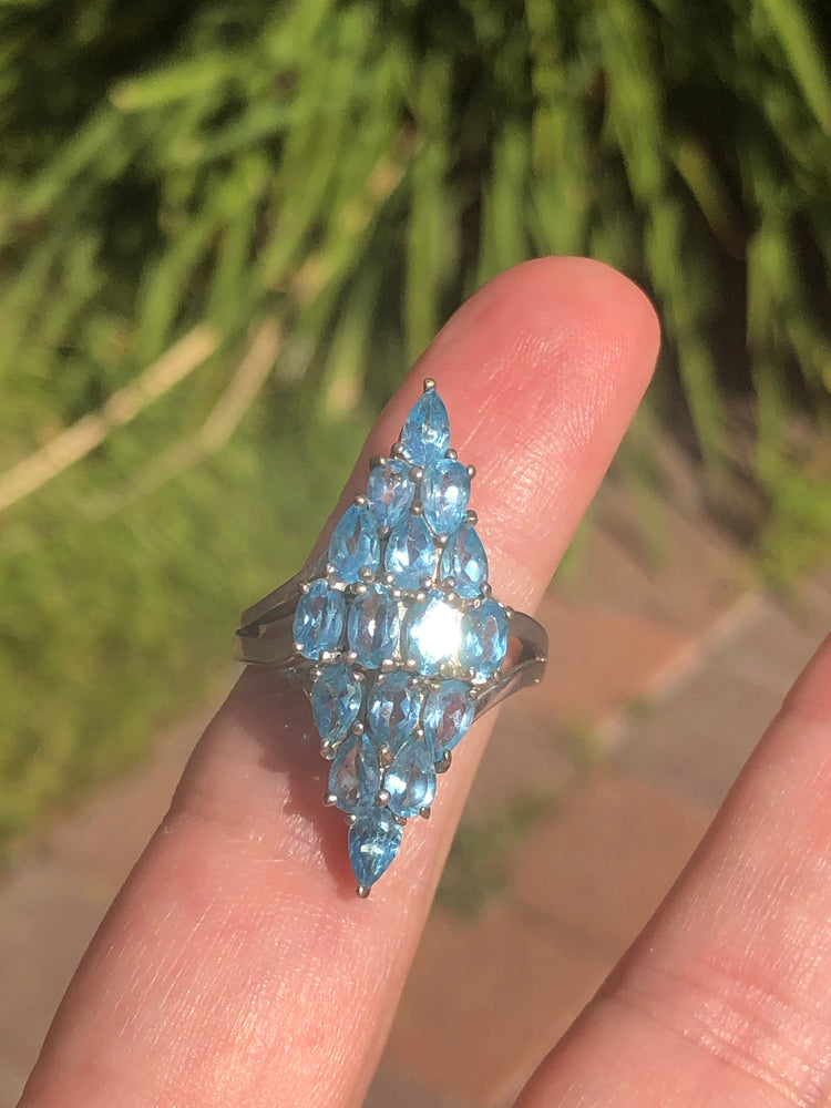 Beautiful blue topaz gemstone ring diamond shape statement Size 7.5 stunning