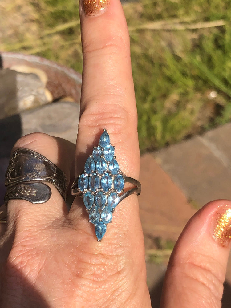 Beautiful blue topaz gemstone ring diamond shape statement Size 7.5 stunning