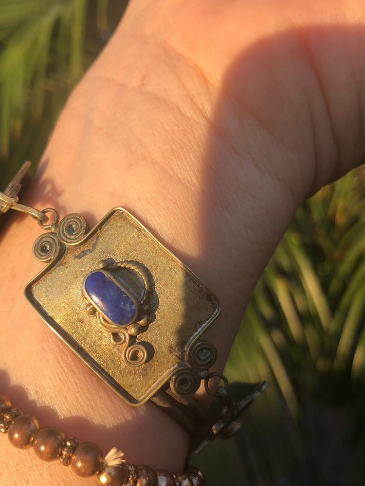 Beautiful lapis lazuli Silver tone bracelet appears tribal vintage