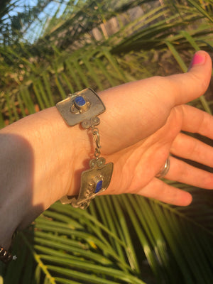Beautiful lapis lazuli Silver tone bracelet appears tribal vintage