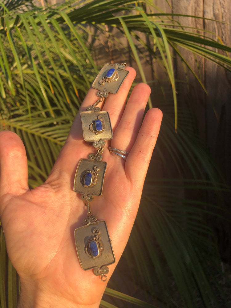 Beautiful lapis lazuli Silver tone bracelet appears tribal vintage
