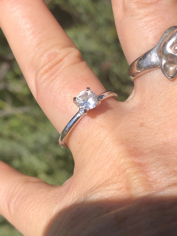 Vintage antique Sterling silver solitaire genuine zirconia gemstone Engagement/wedding ring size 7 Free shipping!