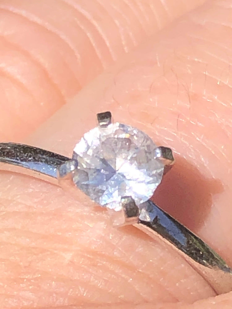 Vintage antique Sterling silver solitaire genuine zirconia gemstone Engagement/wedding ring size 7 Free shipping!