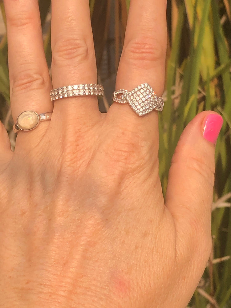 Beautiful CZ crystal ring fake pave set diamonds size 7 look real! Sterling silver 925