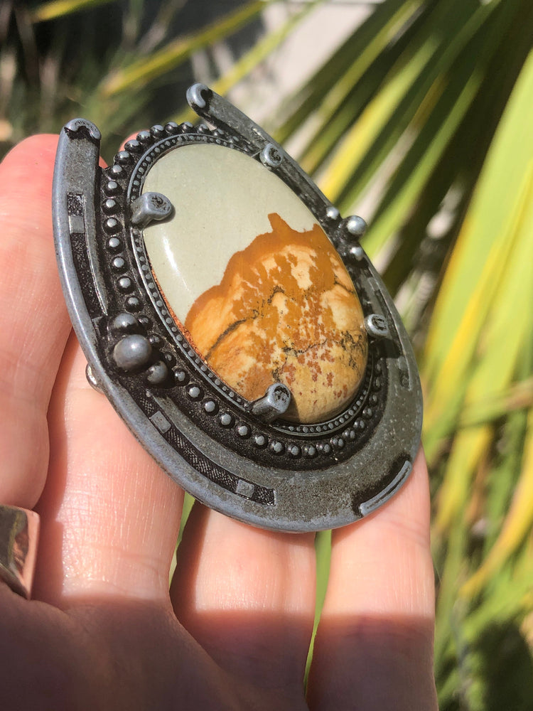 Beautiful vintage western picture jasper gemstone belt buckle horseshoe silver Southwestern