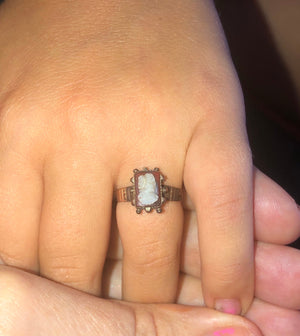 Victorian 10 Karat Yellow Gold Carnelian Shell Gemstone Carved Cameo Ring Babys Children’s Child’s Size Split Band 10KT KT Antique Size 1.5