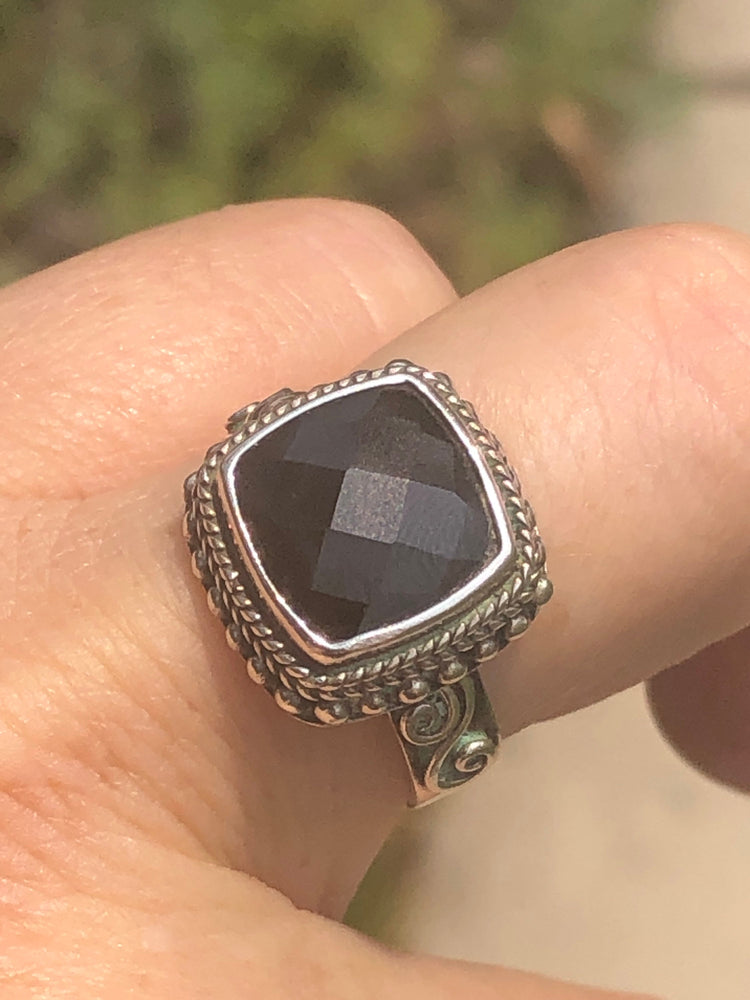 Beautiful large faceted black onyx gemstone ring sterling silver 925 cushion cut. Size 7