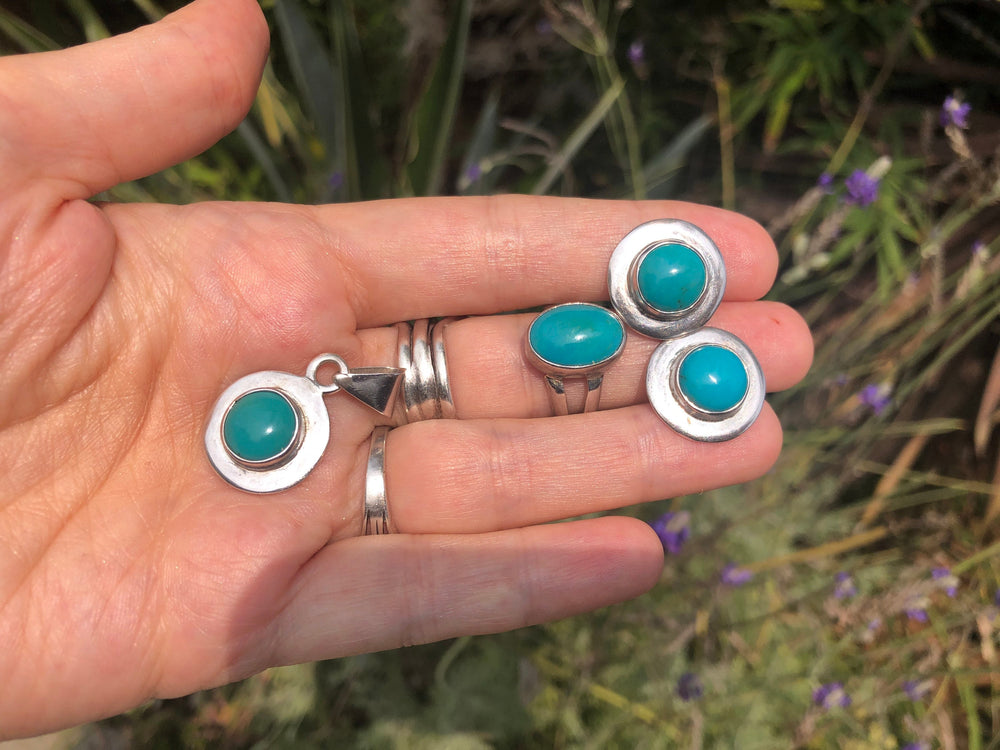 Beautiful vintage blue turquoise gemstone set of pendant for a necklace, earrings and ring sterling silver 925 Size 6.75