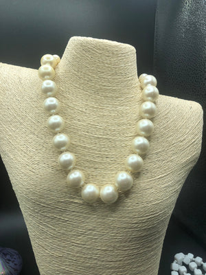 Vintage large faux pearl Beaded necklace/choker Designer CarolLee