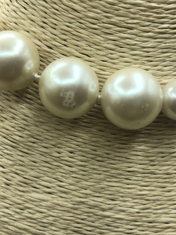 Vintage large faux pearl Beaded necklace/choker Designer CarolLee