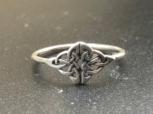Nice Celtic Trinity knotts sterling silver ring 925 Size 6.25