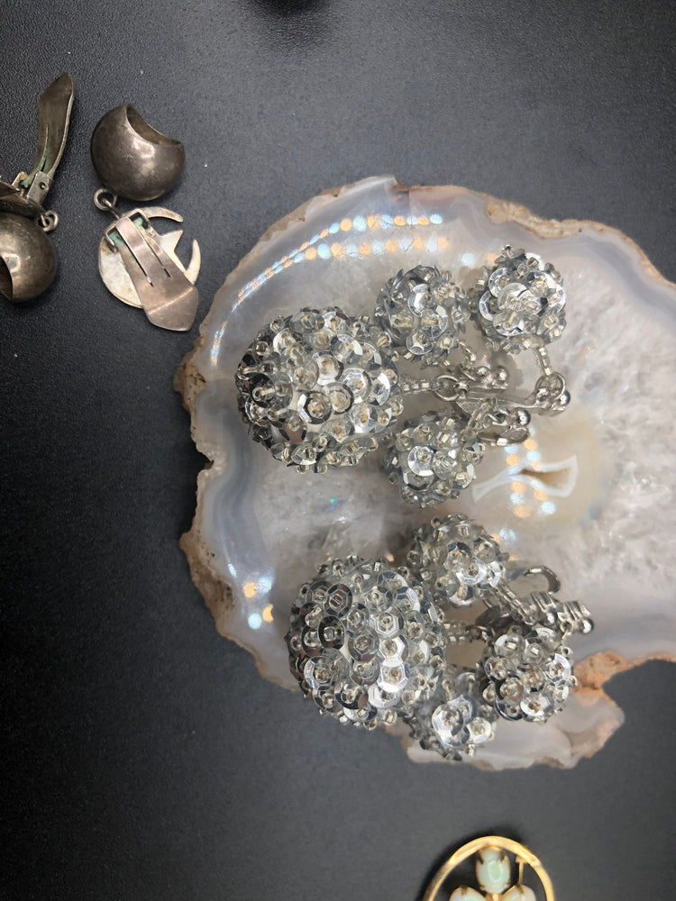 Beautiful vintage antique art deco sequin disco ball dangle earrings bobley Light weight clip on Silvertone Cocktail parties holidays