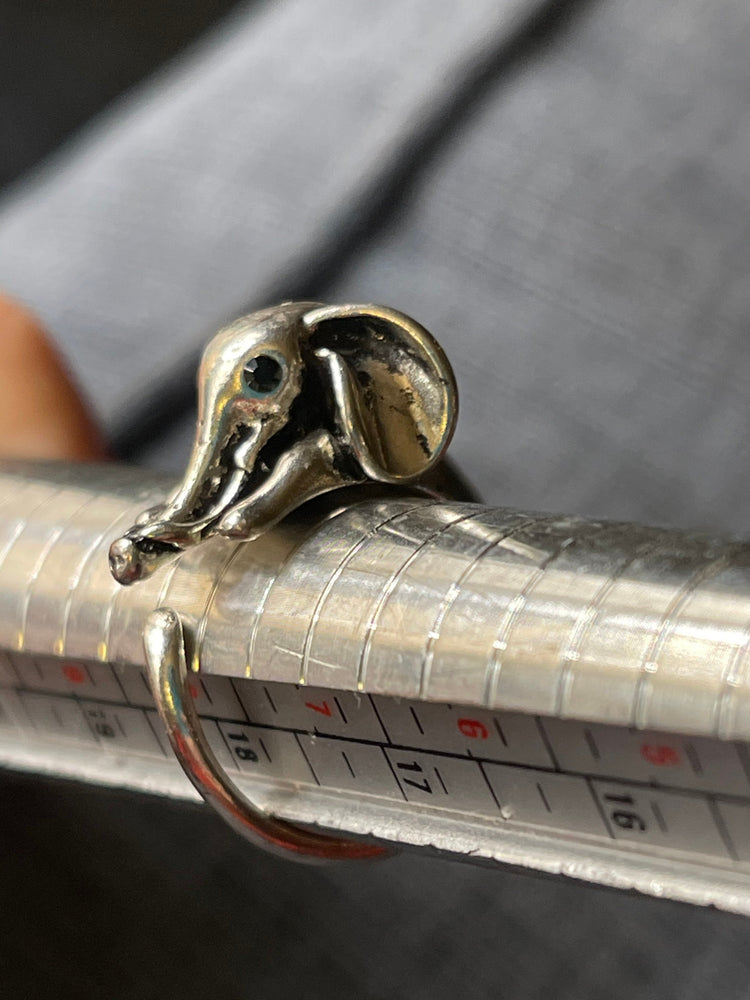 Adorable elephant Silvertone ring wrap 7.5 to 8.5