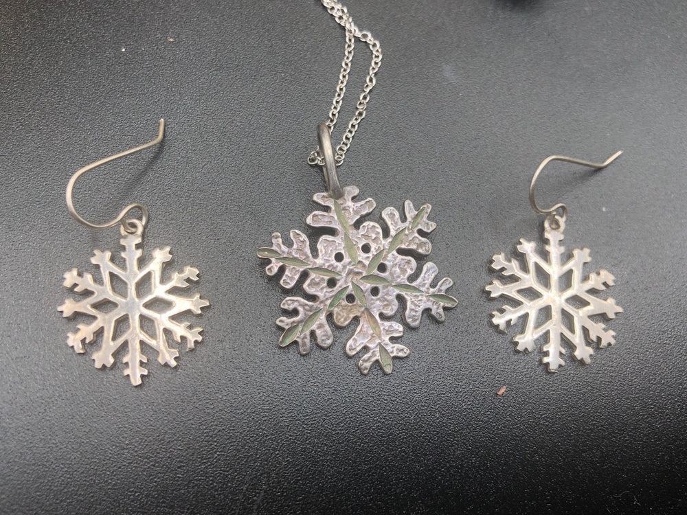 Vintage Sterling Silver Snowflake Earrings & Necklace with Pendant - Gorgeous Set