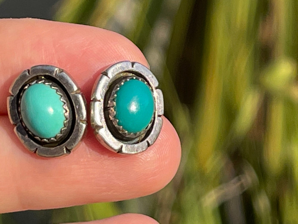 Vintage Native American Indian turquoise Gemstone studs earrings Southwestern Sterling Silver Silver