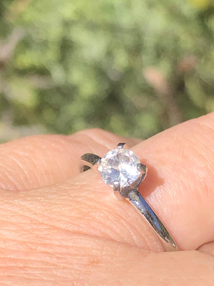 Vintage antique Sterling silver solitaire genuine zirconia gemstone Engagement/wedding ring size 7 Free shipping!