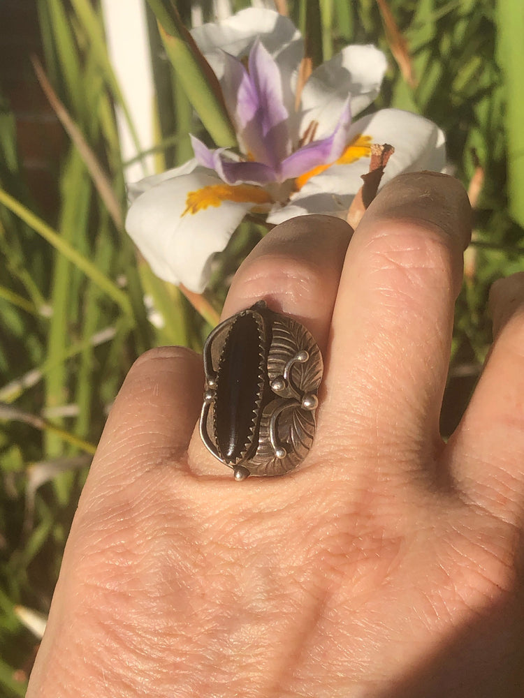 vintage Native American Indian Black onyx sterling silver  gemstone ring size 5 Southwestern squash blossom old pawn