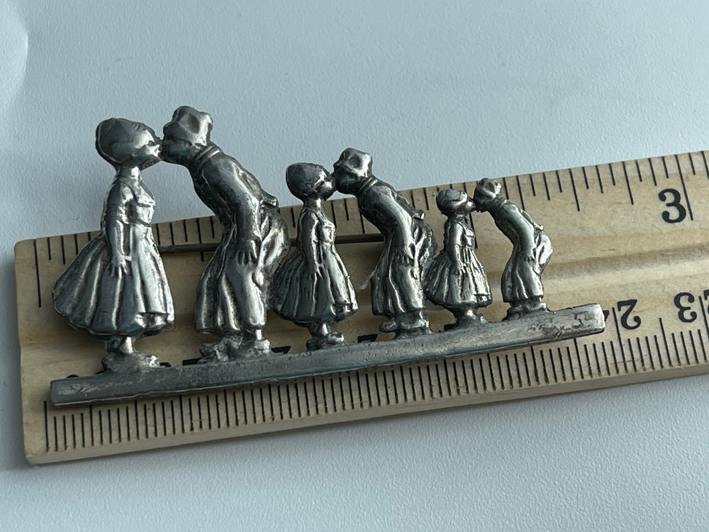 Big Antique Vintage Dutch Kissing Couples Solid Sterling Silver 925 Brooch Large