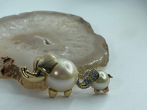 Adorable Faux Pearl Double Elephant Brooch Mommy and Baby Crystals