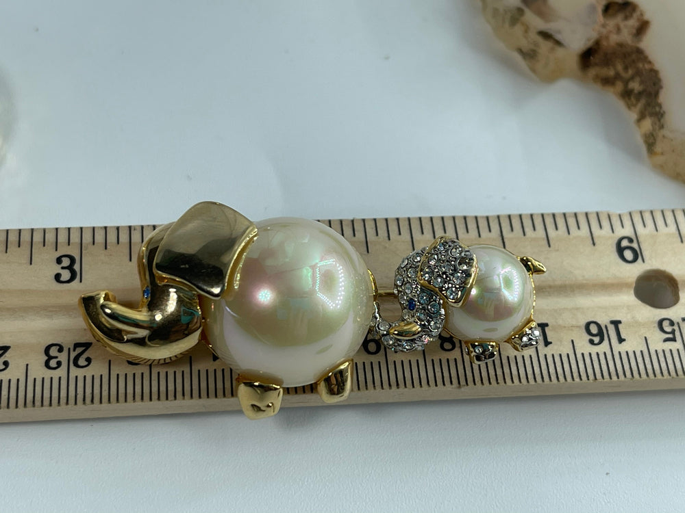 Adorable Faux Pearl Double Elephant Brooch Mommy and Baby Crystals
