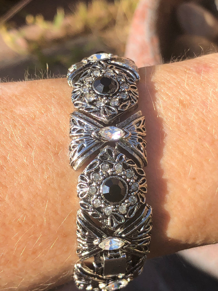 Vintage rhinestone art deco black Silver tone 14 karat white gold shell 14kgs Link bracelet
