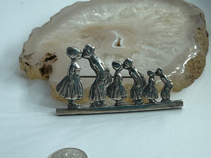 Big Antique Vintage Dutch Kissing Couples Solid Sterling Silver 925 Brooch Large