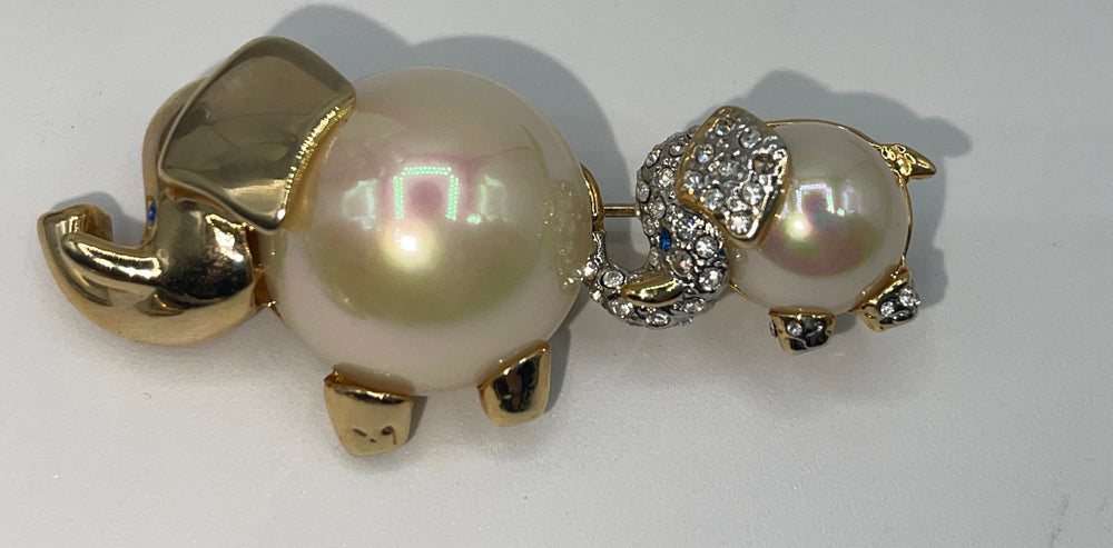 Adorable Faux Pearl Double Elephant Brooch Mommy and Baby Crystals