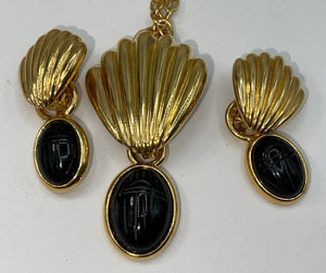 Vintage Gold Tone Black Onyx Stones Clip on Earrings & Pendant