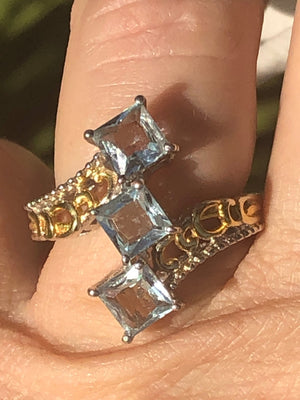 Beautiful blue topaz triple stone ring  sterling silver 925 gold tone too princess cut size 5.25