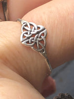 Nice Celtic Trinity knotts sterling silver ring 925 Size 6.25