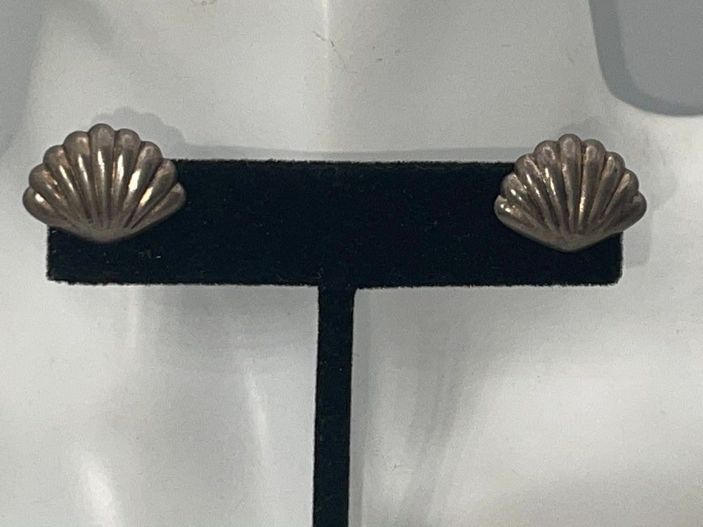 Vintage Clam Shell  Stud Earrings Sterling Silver 925