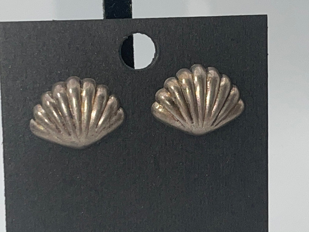Vintage Clam Shell  Stud Earrings Sterling Silver 925