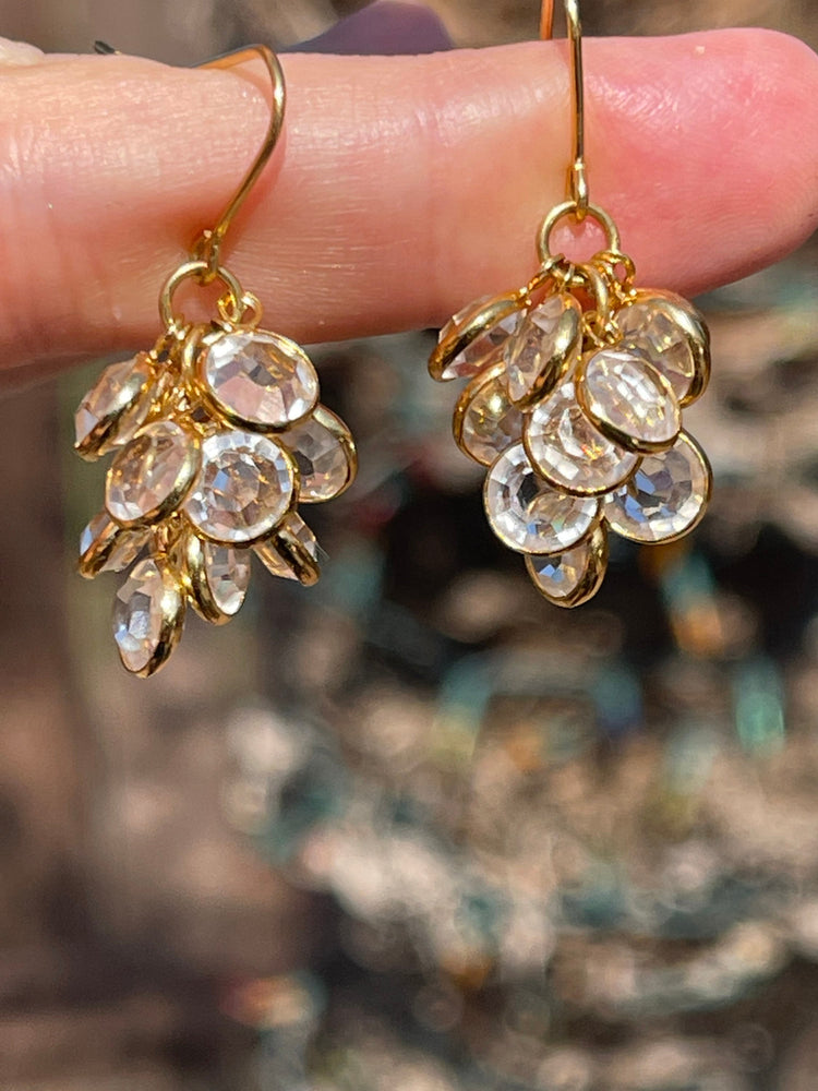 Vintage Beautiful Bezel Set Clear Crystal Cluster Earrings Gold Tone Monet