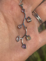 Lovely Sterling Silver 925 CZ Gem articulated Leaf  Pendant SU Necklace