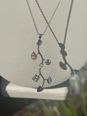 Lovely Sterling Silver 925 CZ Gem articulated Leaf  Pendant SU Necklace