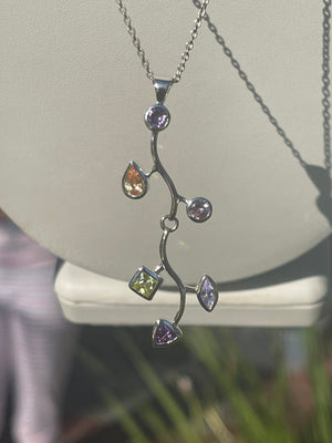 Lovely Sterling Silver 925 CZ Gem articulated Leaf  Pendant SU Necklace