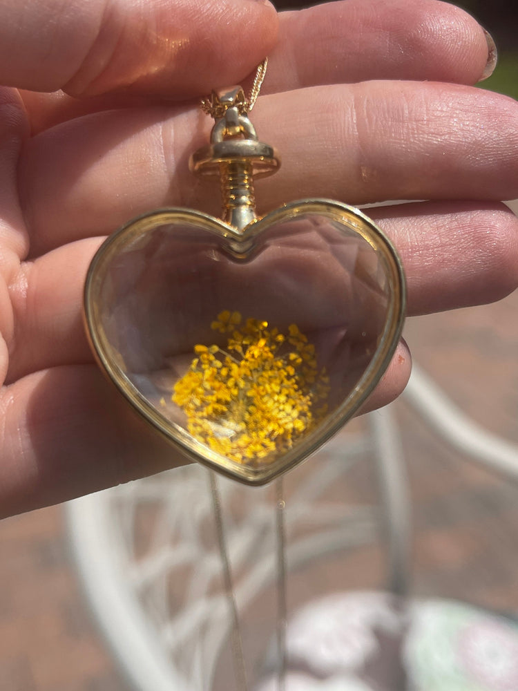 Beautiful Crystal Heart Locket Dried Flowers Botanical Floating Pendant Necklace W Chain