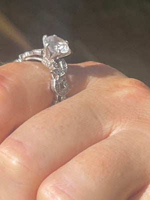 Beautiful Designer Jeulia Wedding/ Engagement Ring CZ Solitaire With Side Stones Stunning Sterling Silver Size 8.75