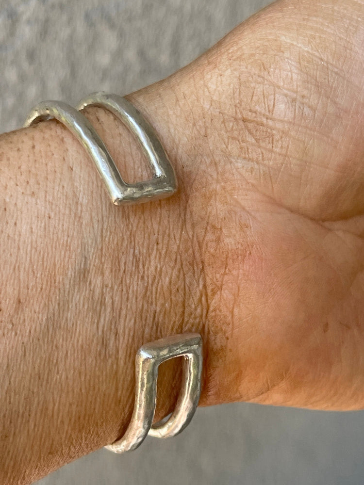 Beautiful white quartz crystal gemstone Bracelet Silvertone - Lucky Brand