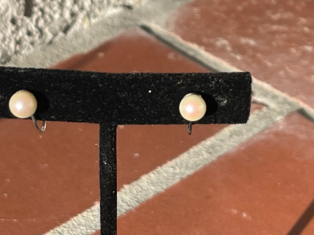 Antique Vintage 14kt White Gold Pearl Earrings Screw Back Beautiful Iridescence